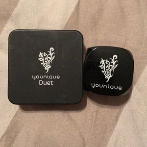 Younique eye shadow bundle
